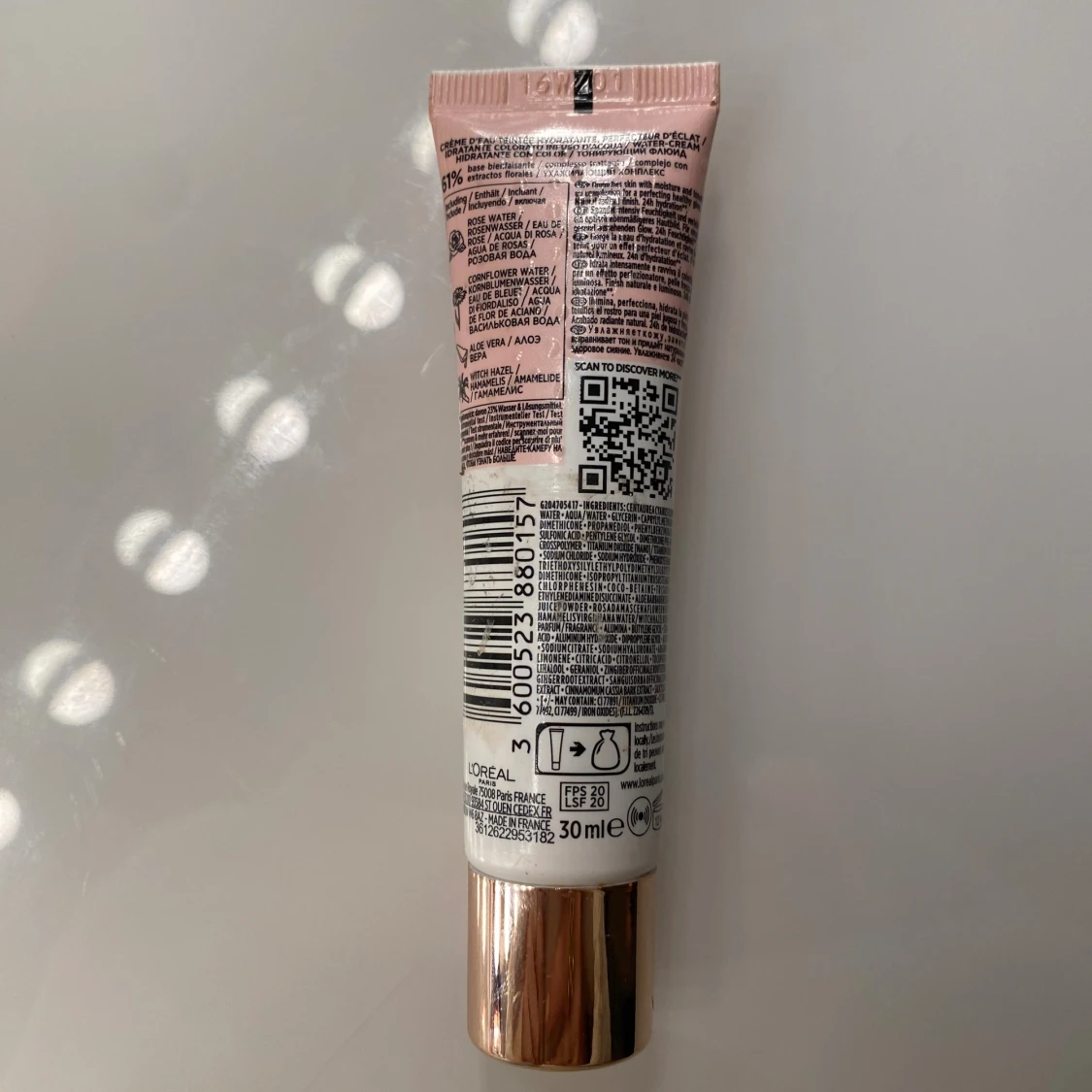 L'Oréal Skin Paradise Tinted Moisturiser - 1