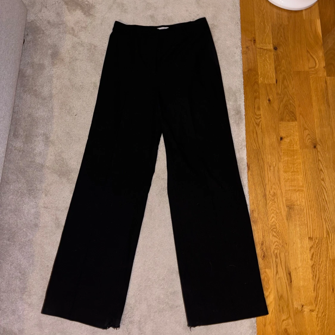 Svarta wide kostymbyxor - 1