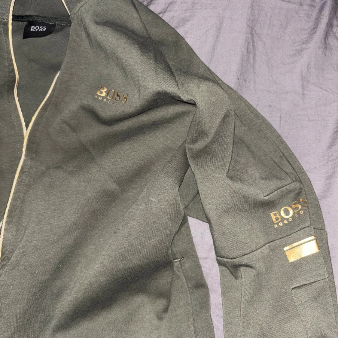 Grön zipjacka från Hugo Boss - 1