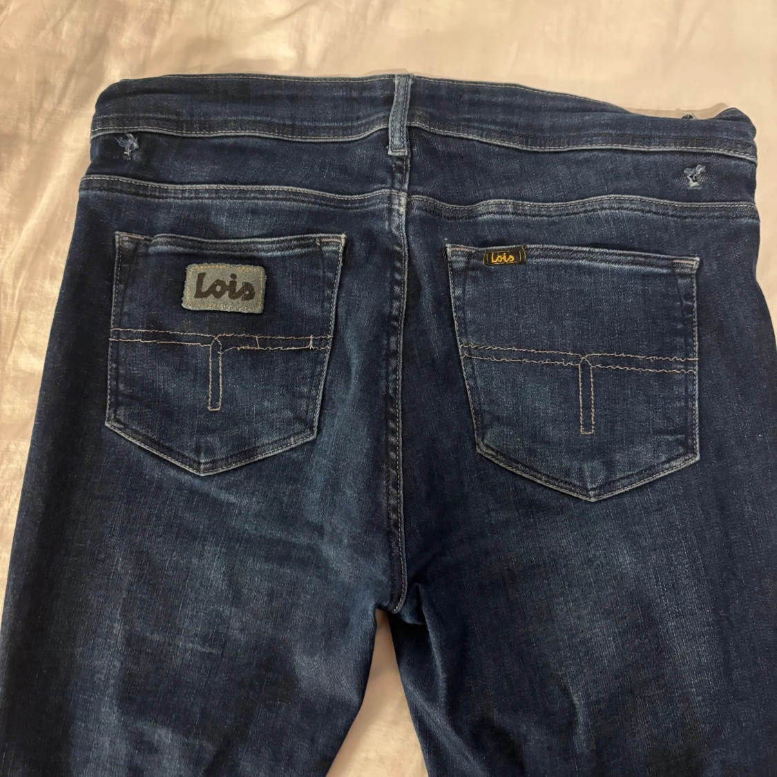 Mörkblå bootcut jeans från lois - 1