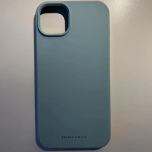 Mobilskal  - Här har vi ett jätte fint mobilskal från simplyroar som passar en iPhone 14 plus. 💗