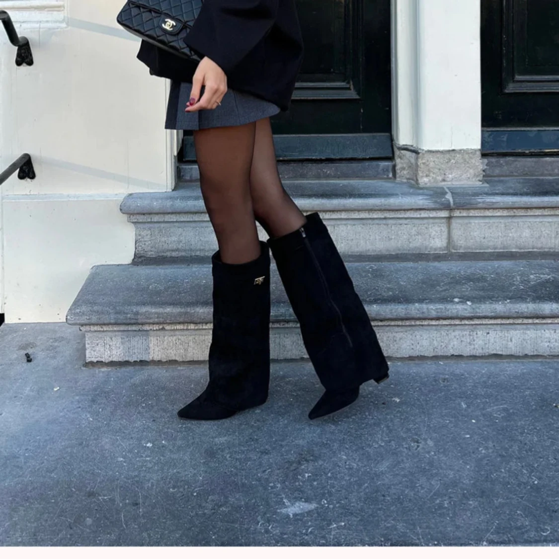 Svarta mockastövlar med spetsig tå