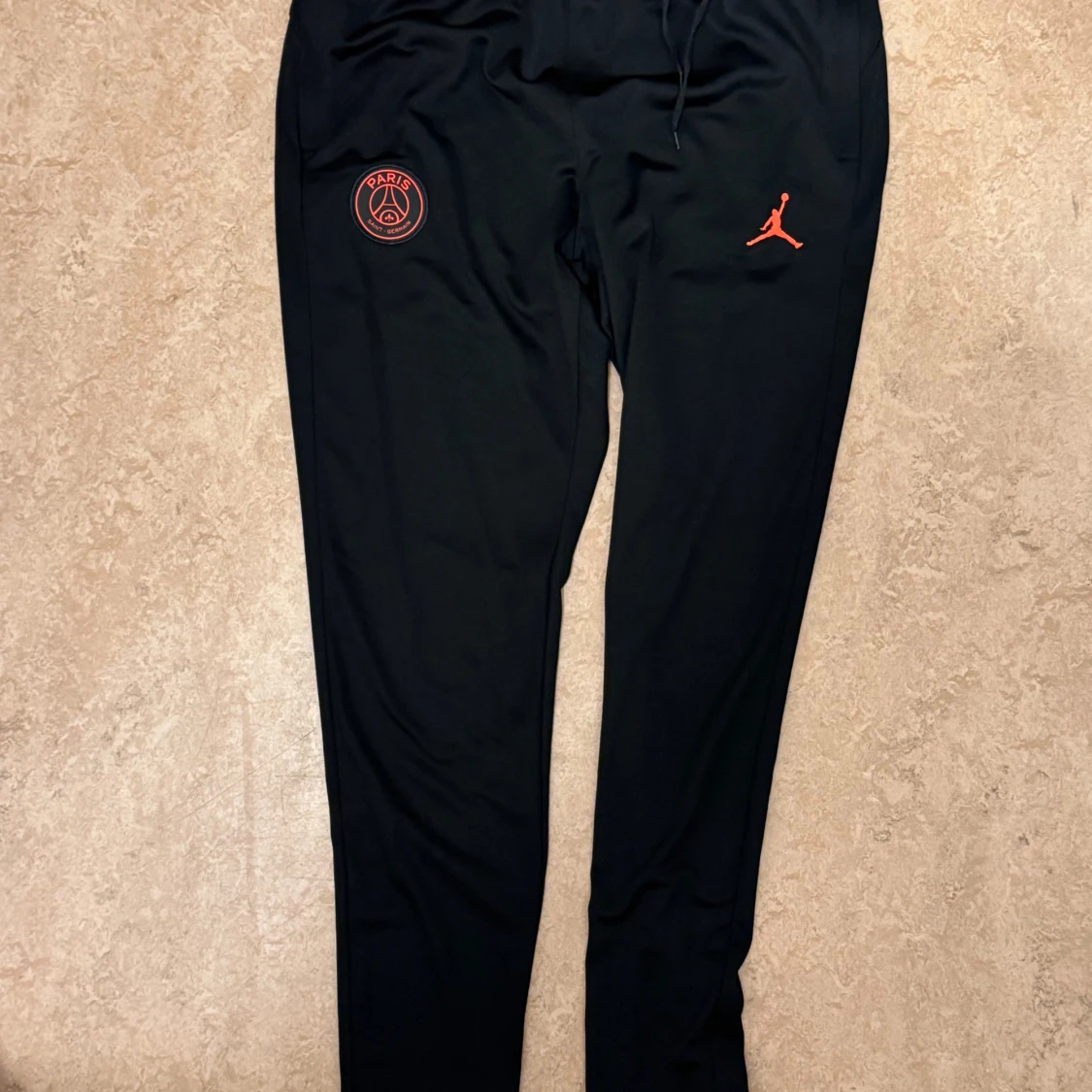 Svart PSG x Jordan vindjacka med huva - 2