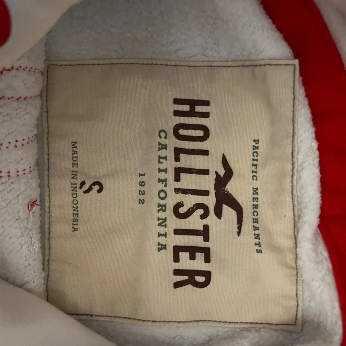 Vit Hollister hoodie med tryck - 2