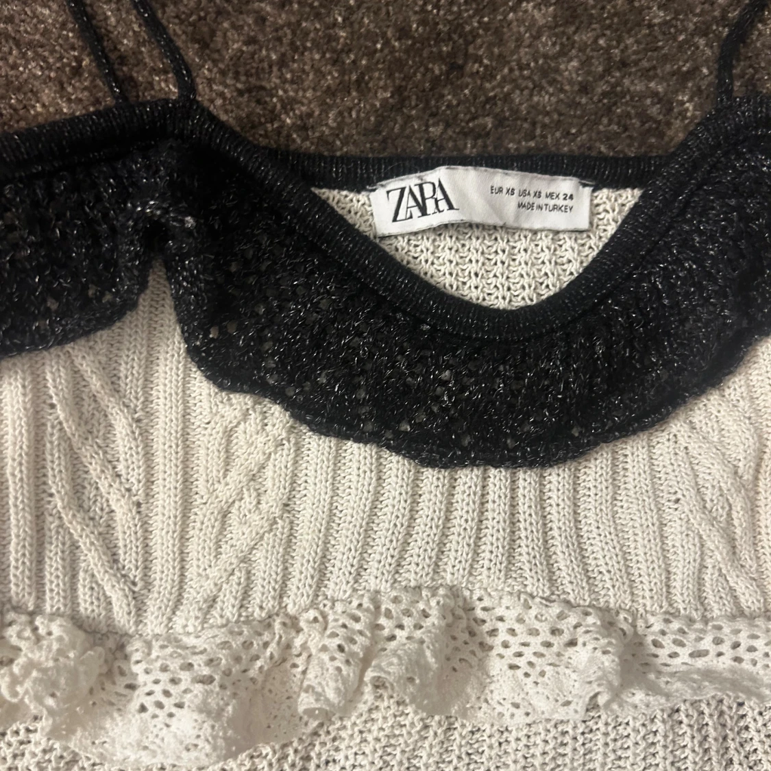 Stickad svartvit linnetopp från Zara - 1
