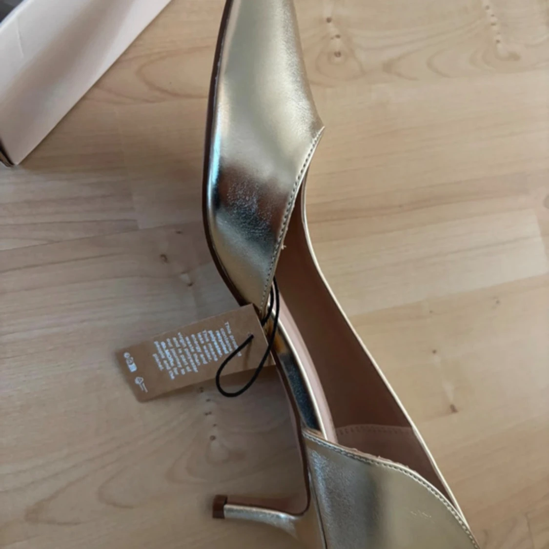 guldiga klackar / balskor - 2