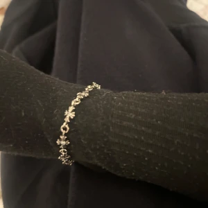 Sterling Silver 925 Kors Armband - Helt ny armband i storlek 18-22 cm helt ny! Absolut helt ny. av Riktig 925 silver. Skriv vid frågor eller funderingar! först till kvarn!!! 😎