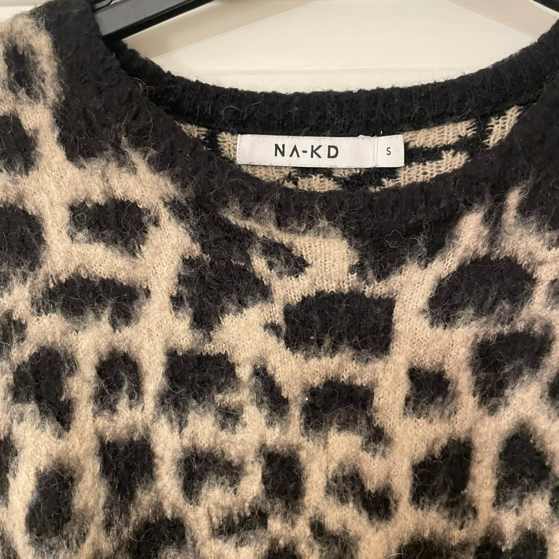 Leopardmönstrad stickad tröja NA-KD - 3