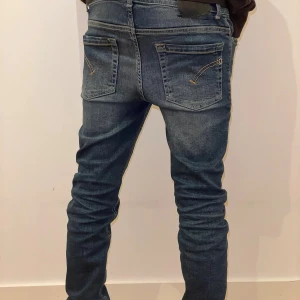 Dondup byxor - Dondup byxor i storlek 12, pris kan diskuteras vid snabb affär.