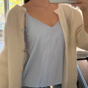 Ljusblå randig topp - Supersöt randig linnetopp 🤍