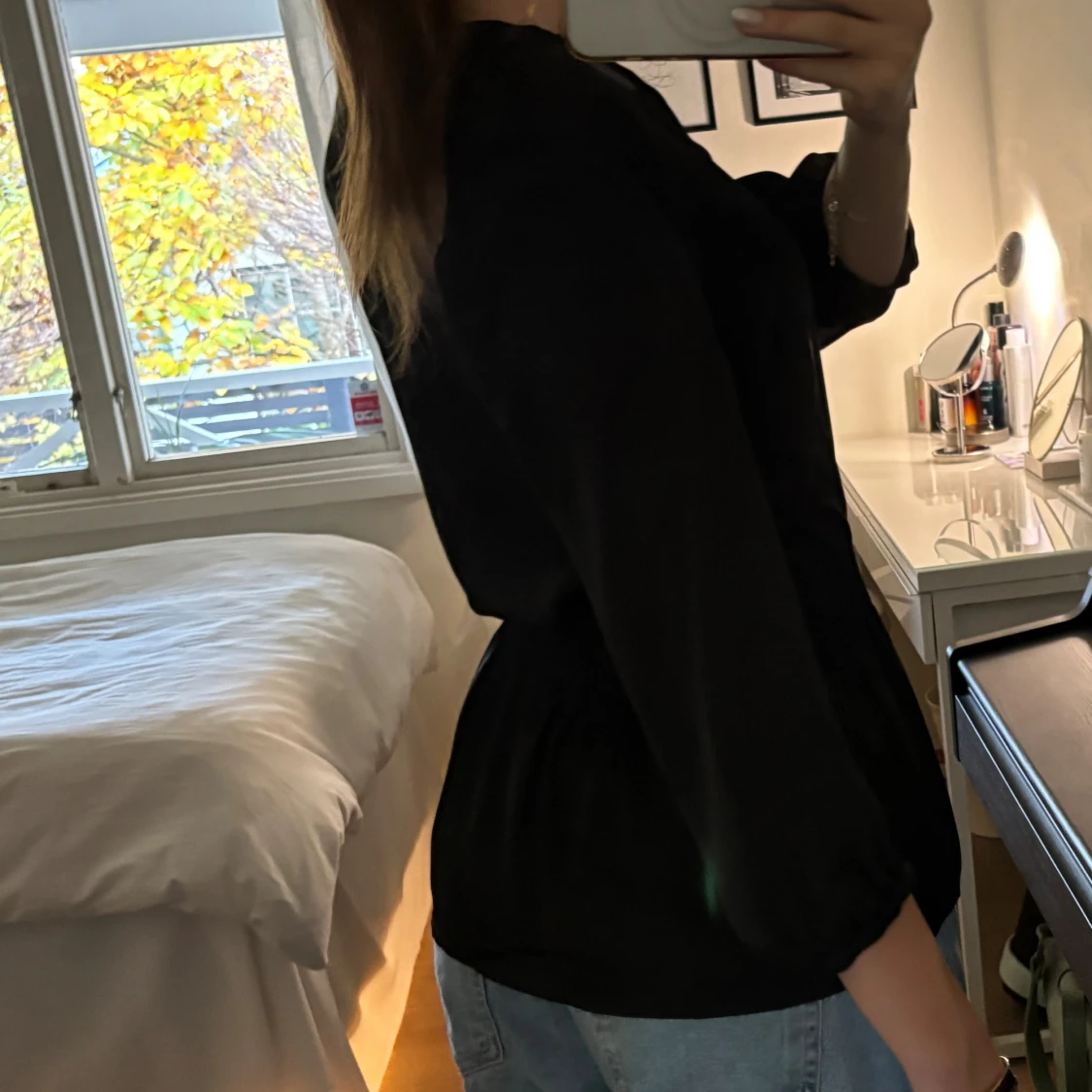 Svart satinblus  - 1