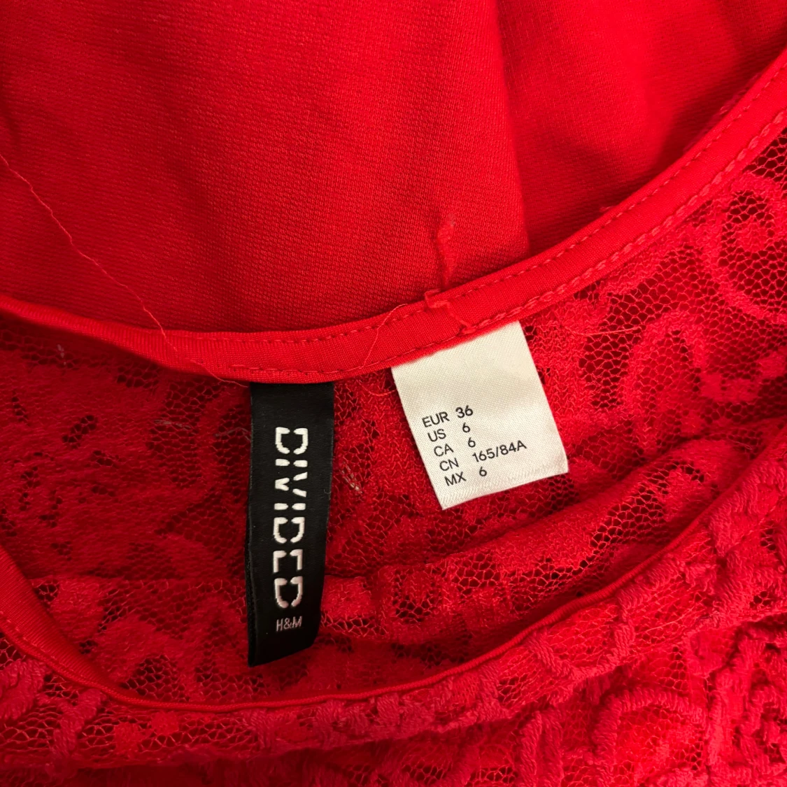 Röd spetsklänning från H&M Divided - 1