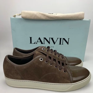 Lanvin skor(nya) - Hej! Säljer nu dessa sjukt snygga lanvin skor. Skorna är nya! Har begränsat antal boxar och dustbag. Hör av dig vid frågor. 