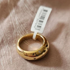 Edblad chunky ring med kristaller💗💗 - Nypris: 450 kr. Stl 16.8 helt ny💓💓