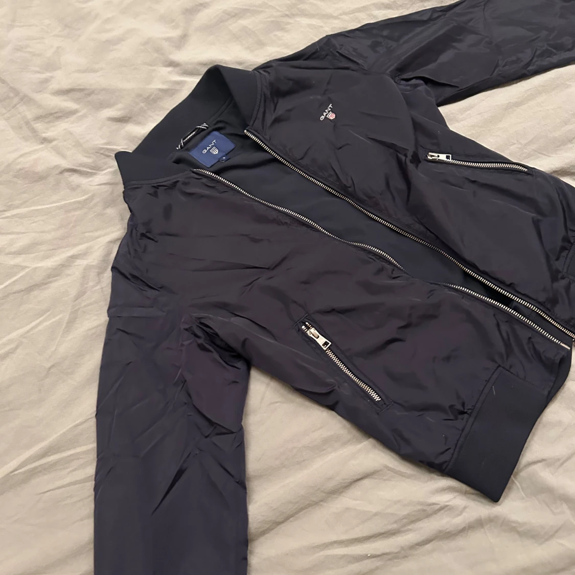 Svart bomberjacka från Gant