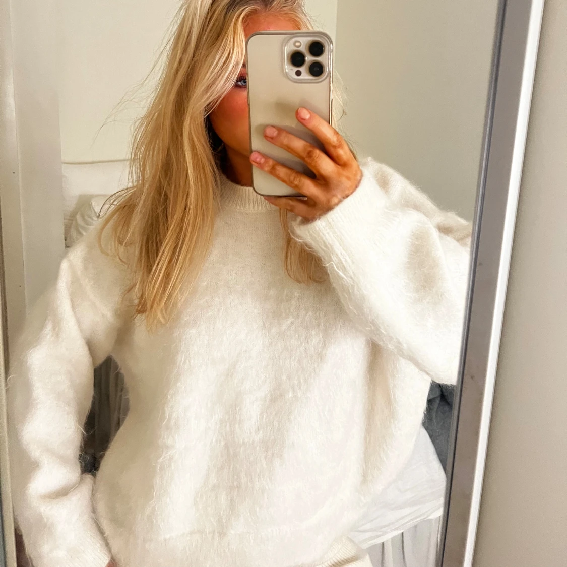 Vit stickad mohair tröja  - 1