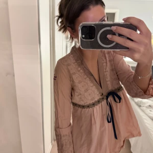Odd Molly topp - Super söt odd Molly blus🩷tröjan är i super bra skick. Skriv privat för frågor!!