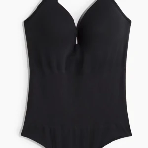 Populär HM body - Säljer min body från HM i storlek XS. Använt en gång men känner att de inte kommer komma till användning mer, därav säljer jag den. Ser som ny ut! 