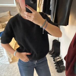 Tröja - Jätte fin svart stickad tröja från H&M❤️