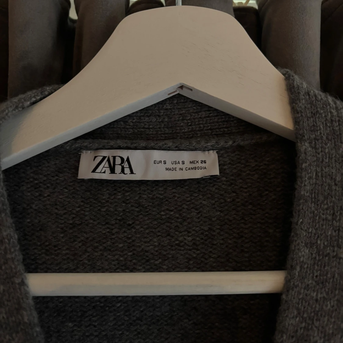 Grå stickad kofta från Zara - 2