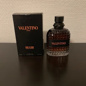Valentino Uomo Born in Roma - Helt ny 100 ml parfym, kvitto finns, pris går o diskuteras Paketerpris går och fixa för köp av fler parfymer