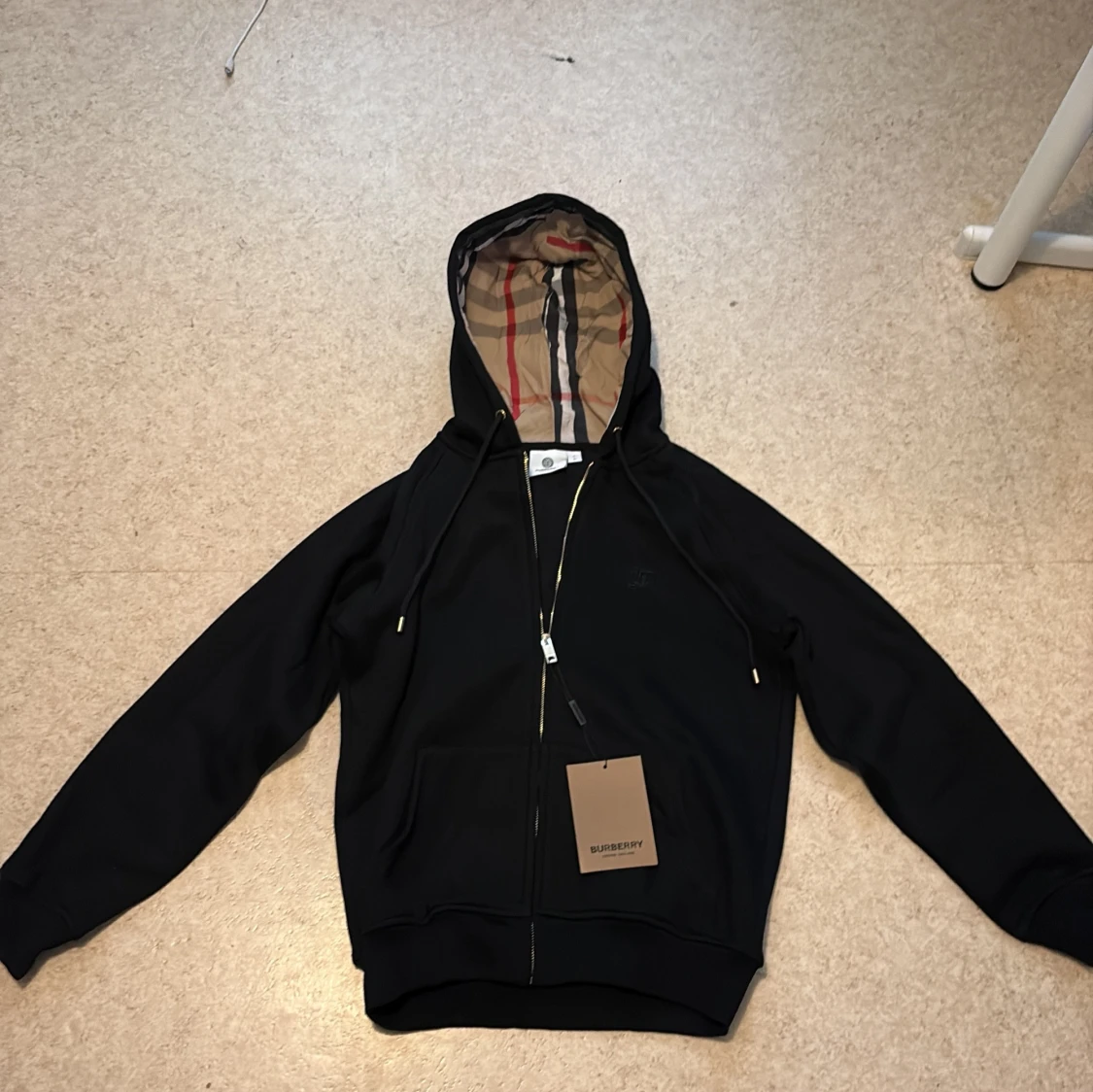 Sprillans ny Burberry. Säljs för att den var för liten. - 1