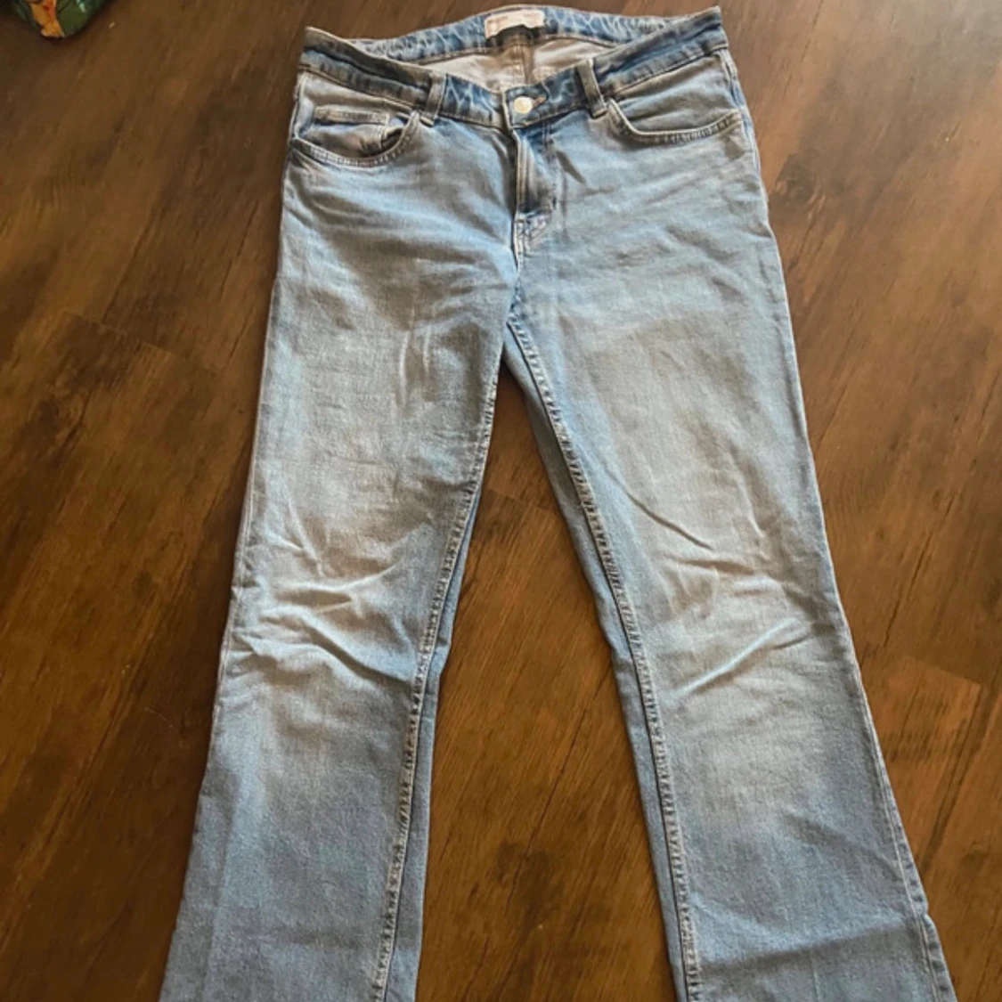 Ljusblå bootcut jeans från Bershka - 2