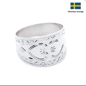 Västerbotten ring i silver - En snygg Västerbottens ring gjord i silver som inte används längre. Stl;19.25.                                        Bud vid snabbt köp! 