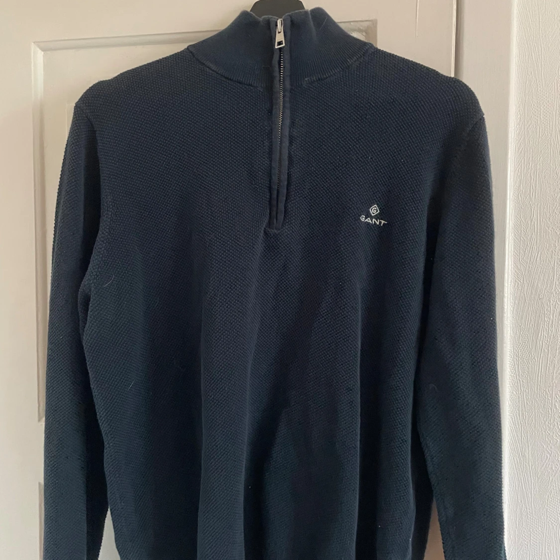 Marinblå stickad half zip-tröja GANT