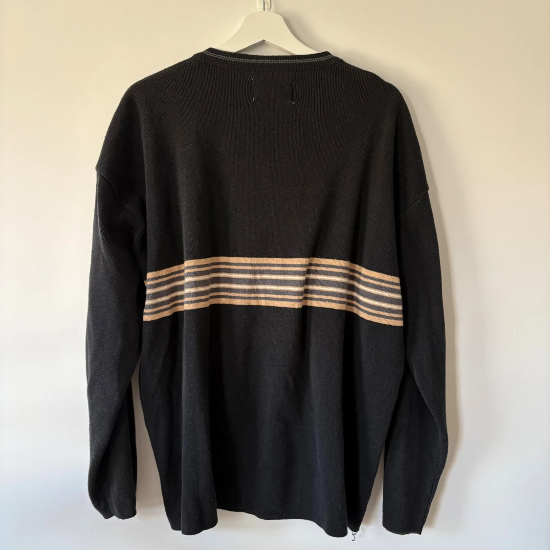 Svart v-ringad stickad tröja Creem Comp - 2