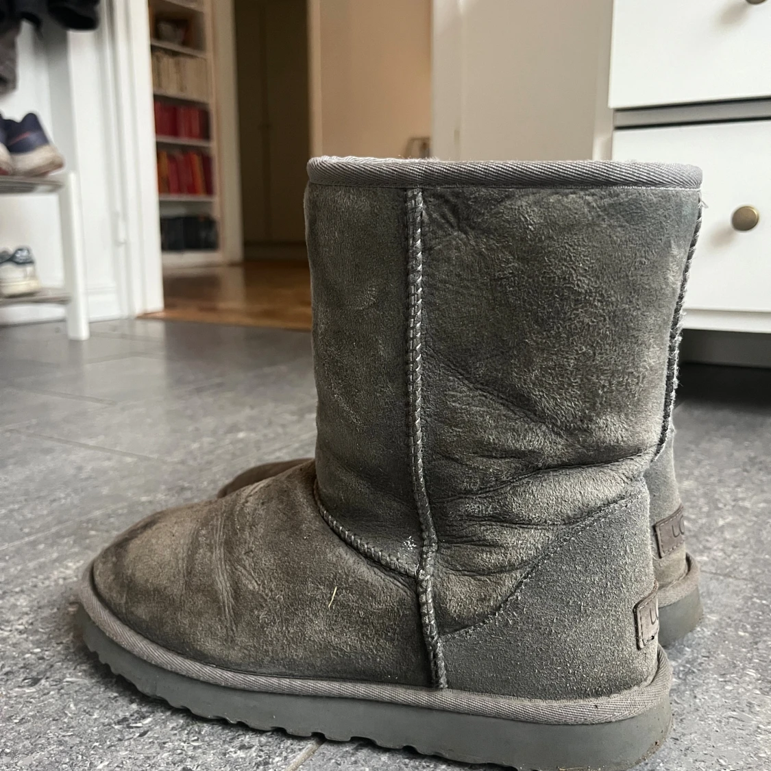 Grå UGG boots i mocka - 1