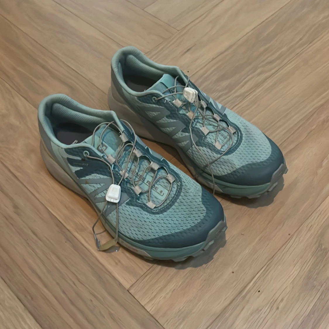 Salomon blå sneakers med snabbsnörning