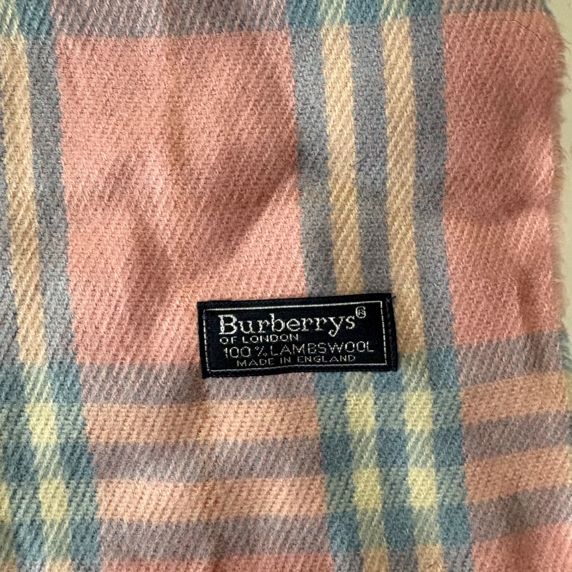 Rutig rosa halsduk från Burberry - 1