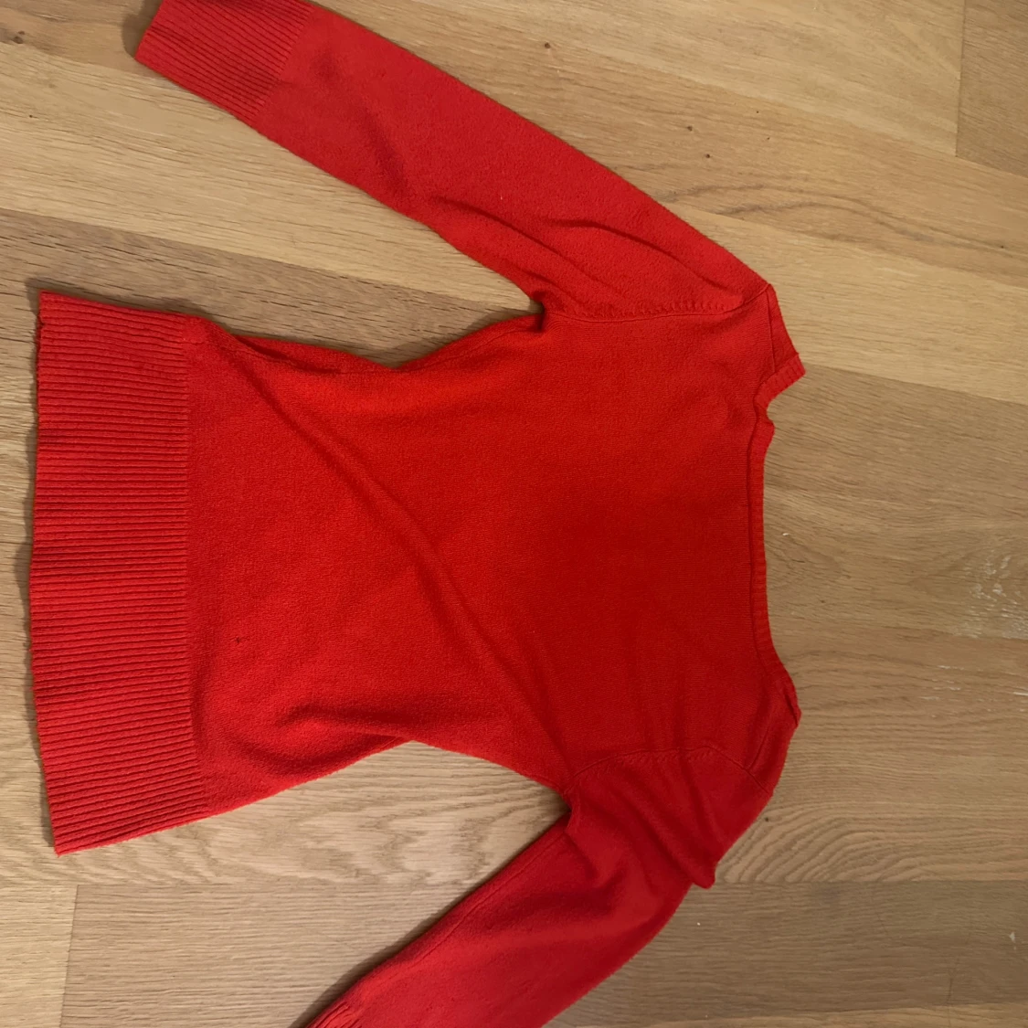 Röd v-ringad stickad tröja H&M XS - 1