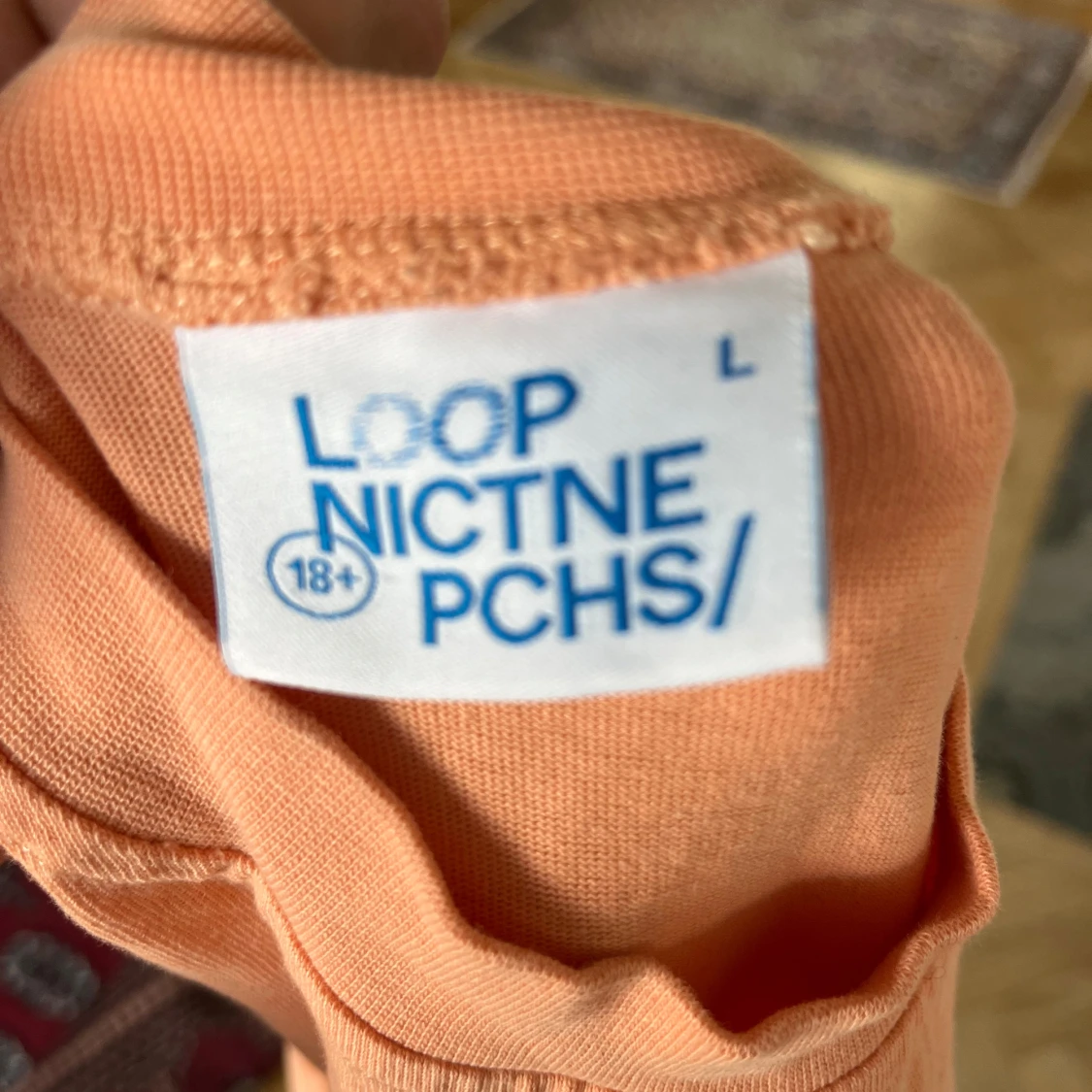 Persikofärgad t-shirt från Loop Nictne Pchs - 2