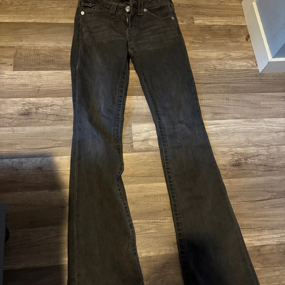 Svarta bootcut jeans från True Religion