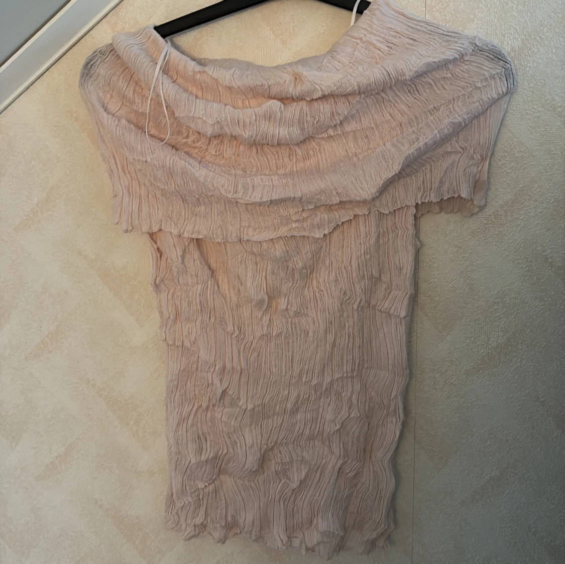 Ljusrosa offshoulder blus från Zara. - 2