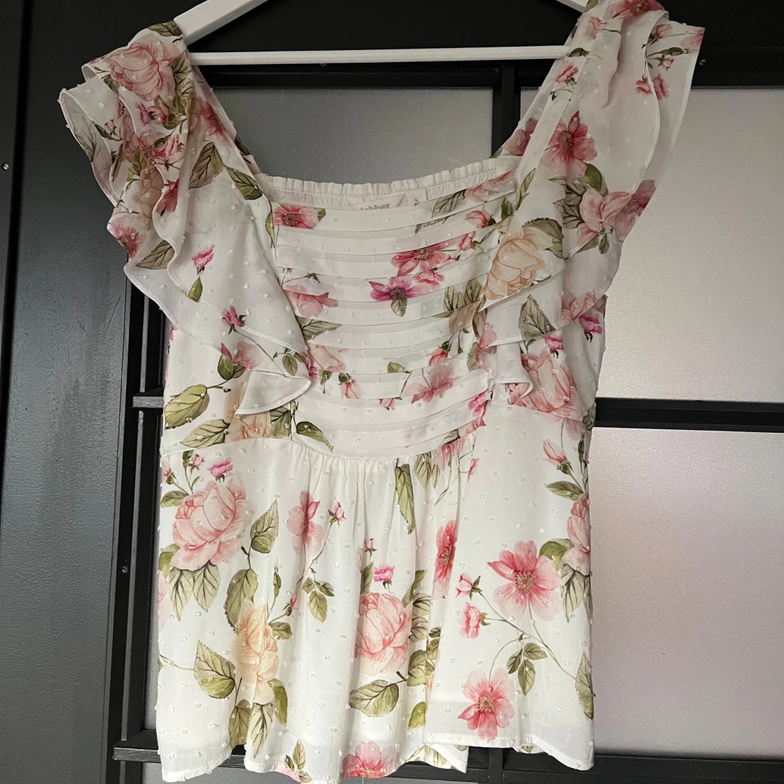 Blommig blus från Dobber