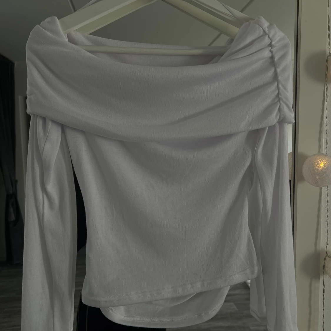 Vit offshoulder långärmad topp - 1