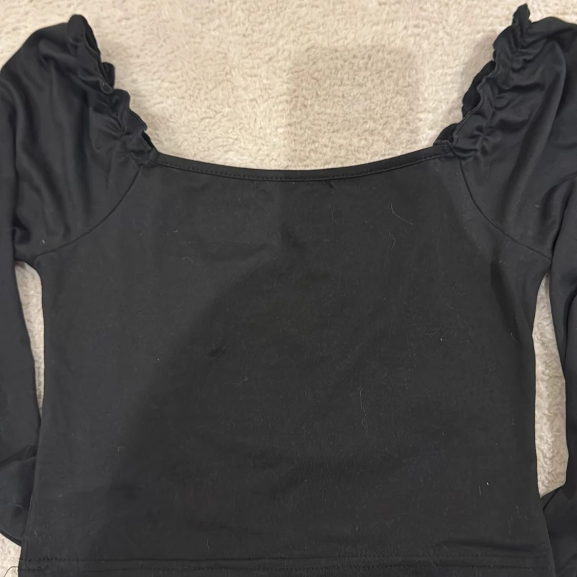 Svart långärmad topp från SHEIN - 1