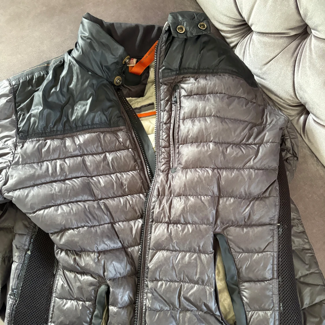 Grå dunjacka från Parajumpers - 2