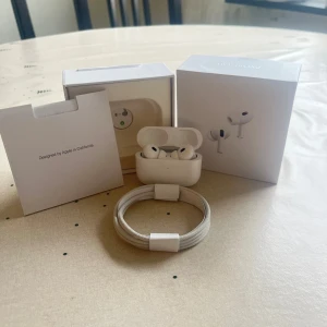 AirPods Pro 2 - Helt nya och fungerar perfekt! Pris kan diskuteras