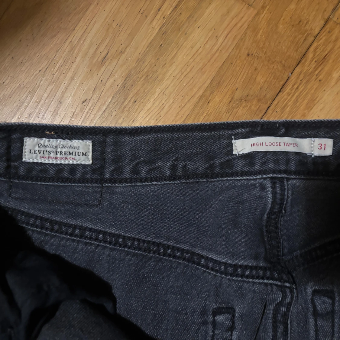 Levi's High Loose Taper jeans svart