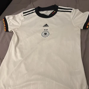 Tyskland fotbolls tshirt - Helt ny, 10/10 skick