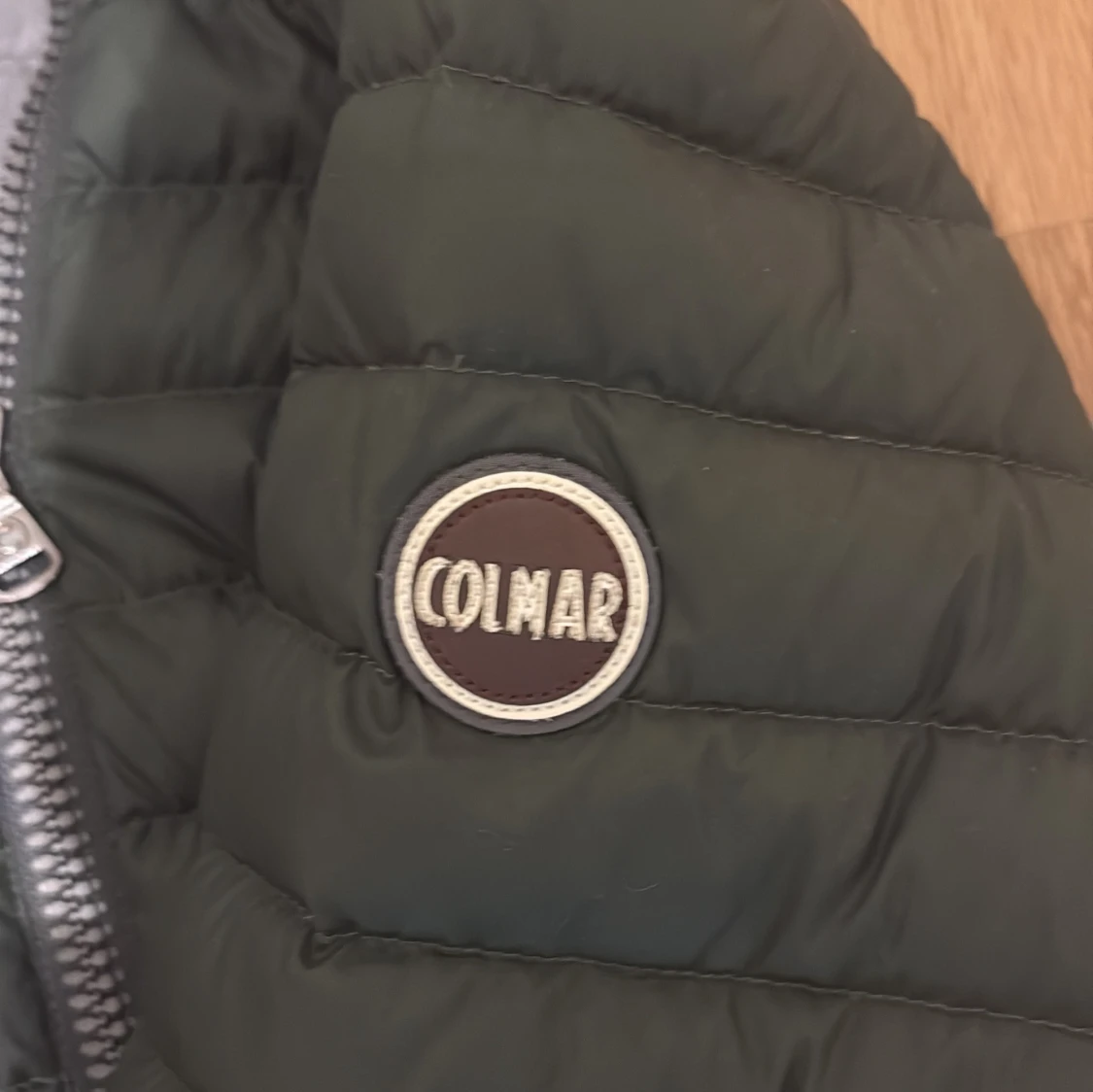 Mörkgrön pufferjacka från Colmar - 2