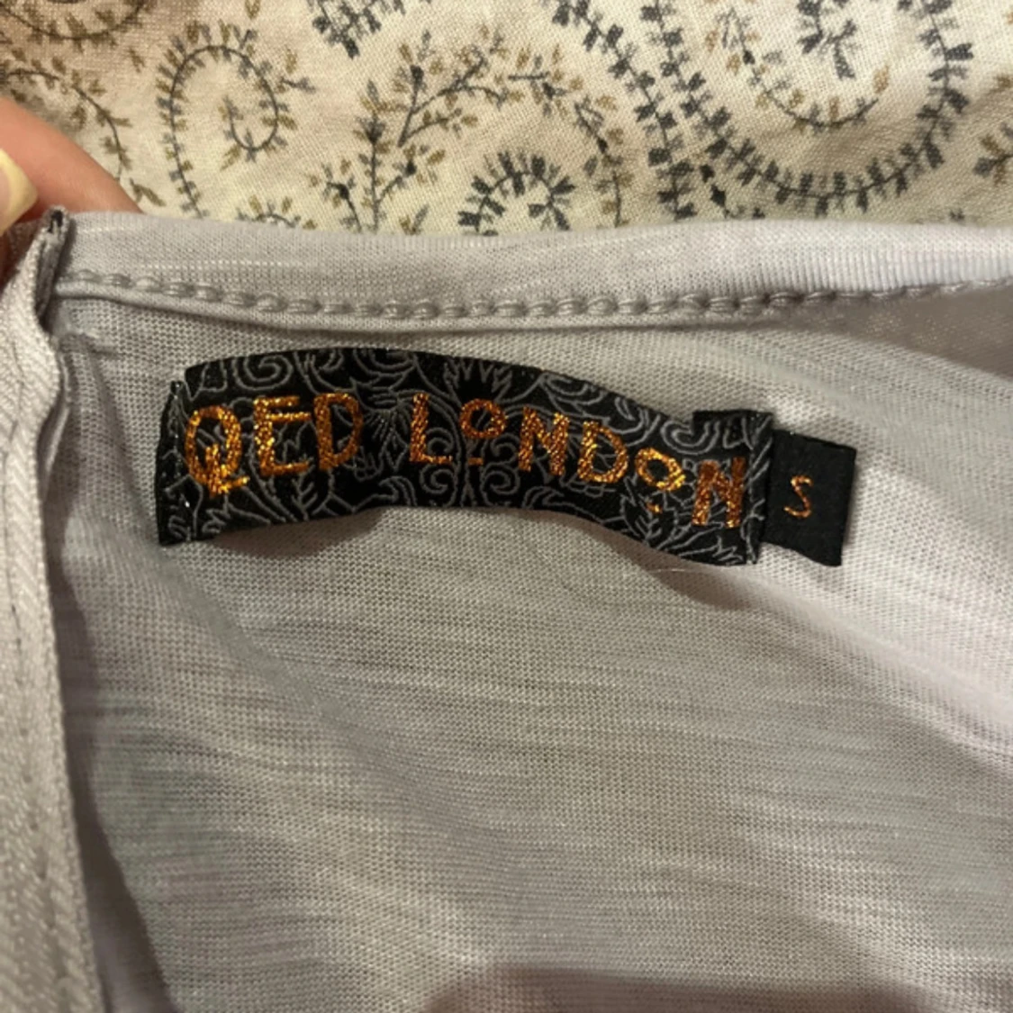 Beige transparent topp med fågelmönster - 2