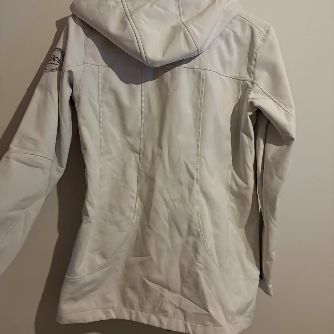 Vit vindjacka från On The Peak - 1