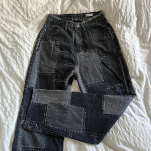 Jeans - Unika byxor i patchmönster, som referens är jag 161cm