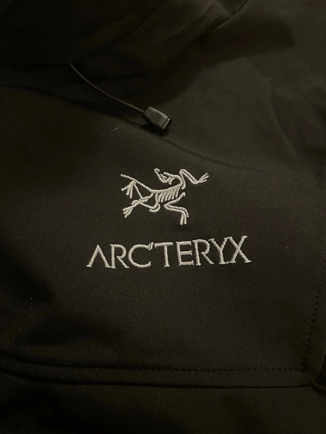 Svart vindjacka från Arc'teryx - 1