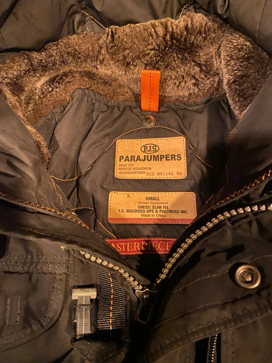 Svart parkas från Parajumpers - 1